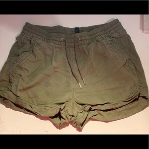 H&M shorts not very stretchy but fits well